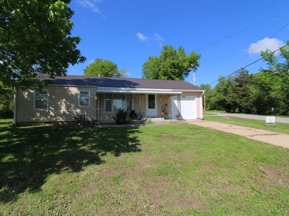 101 Lakeview Dr, Windsor, MO 65360