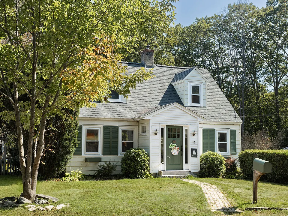 11 Cross St