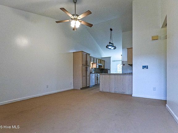 3rd image of 1206 Peyton Circle #B