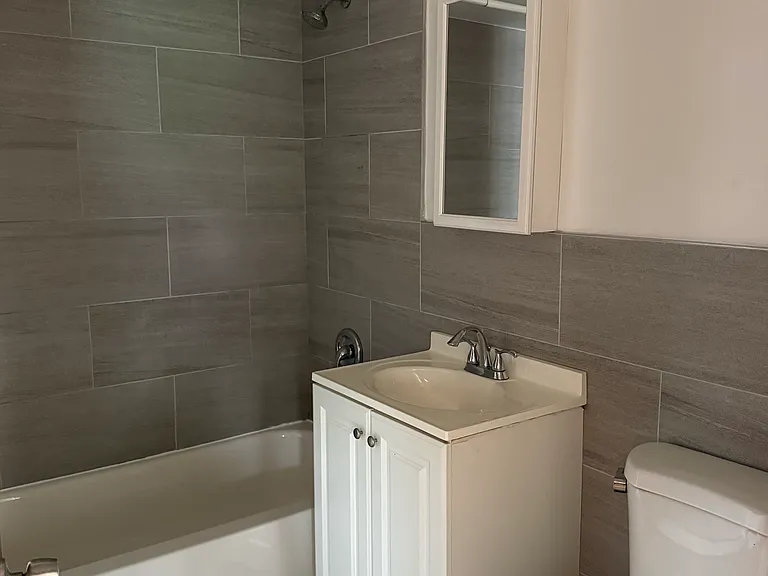 1639-302 Oakwood Ave #3 — Photo 9