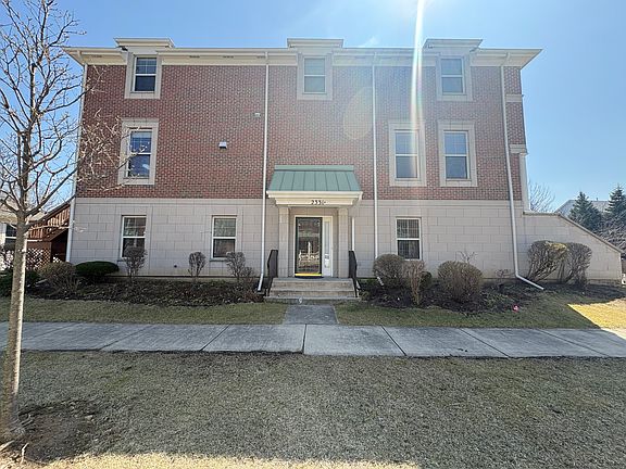 2nd image of 2331 Poppy Ln #A