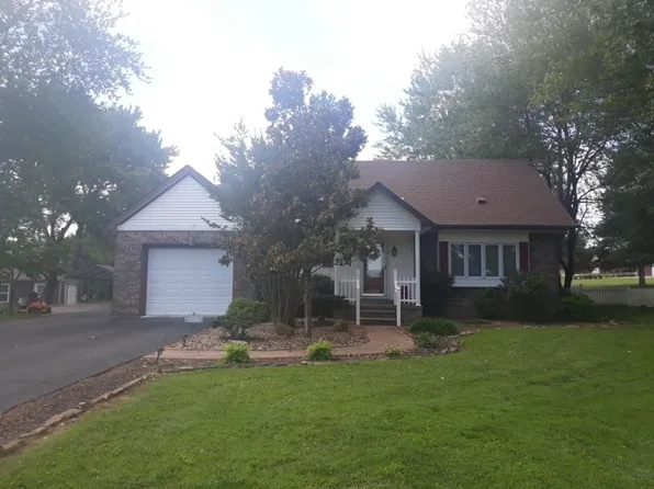 110 E 23rd St, Benton, KY 42025