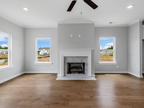 4th image of 1080 Wishford Cir