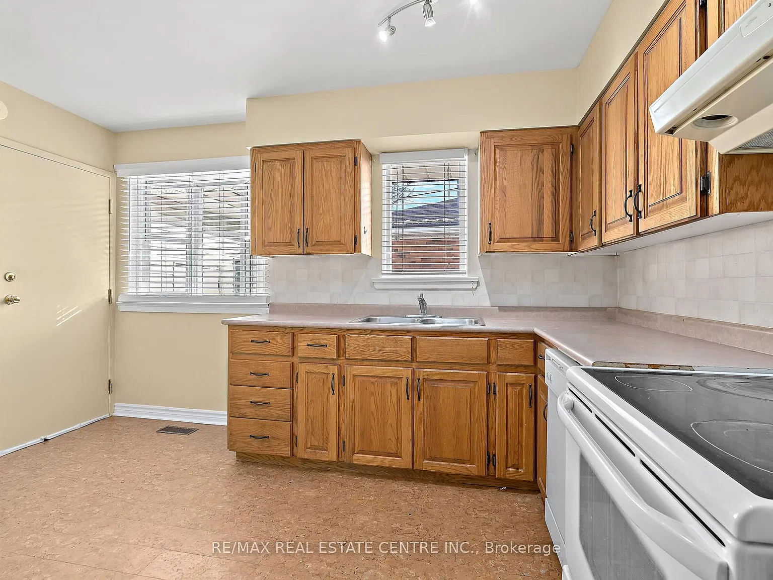 2 bed, $2,300 — Photo 4