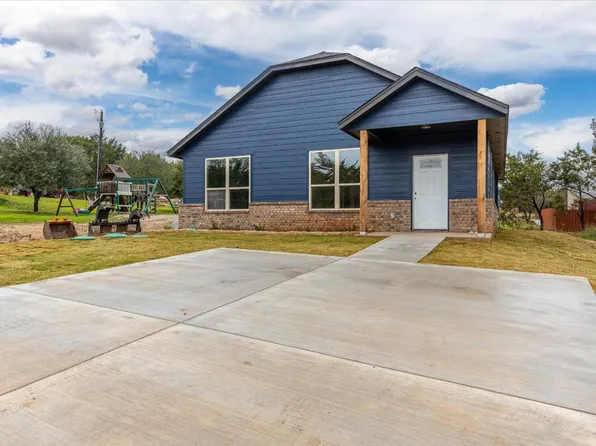 824 Arkansas Riv, Granbury, TX 76048