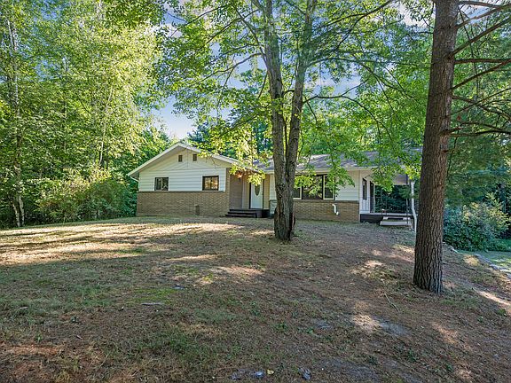 4th image of 19564 40th Ave