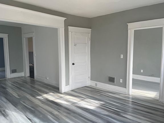 4th image of 699 Northumberland Ave