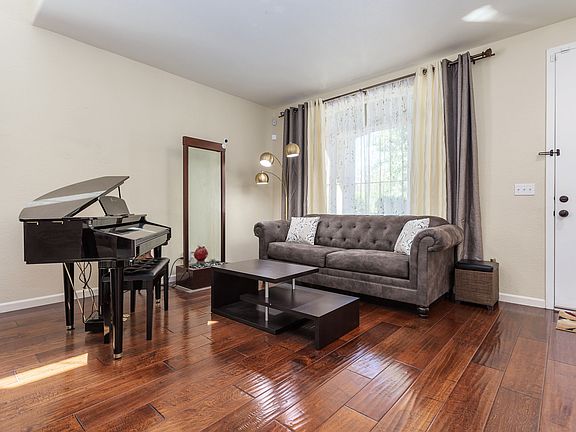 5th image of 1135 Santa Lucia Dr