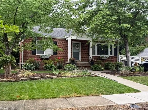 110 Mayflower Dr, Greensboro, NC 27403