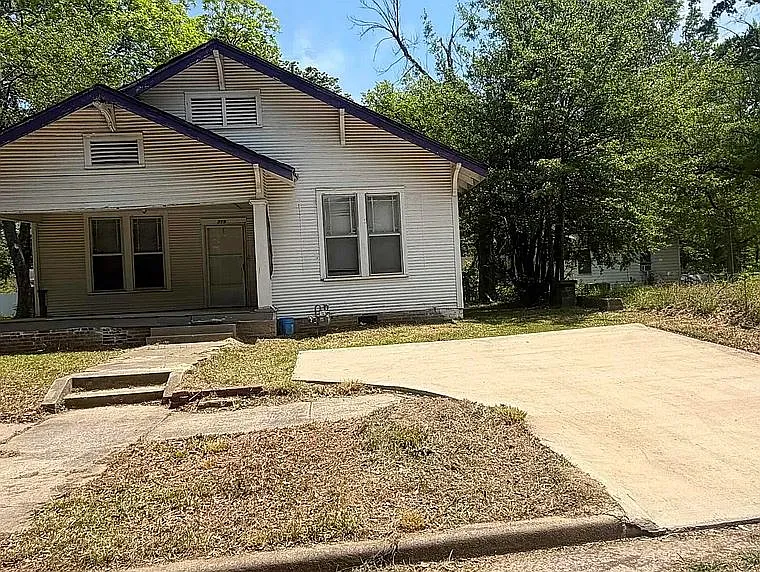 719 S Plum St — Photo 1