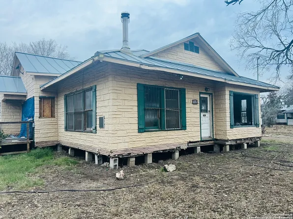 313 County Road 468, Castroville, TX 78009