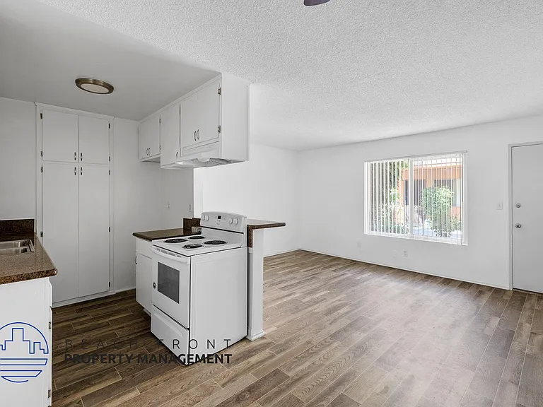 2040 E Florida St — Photo 20