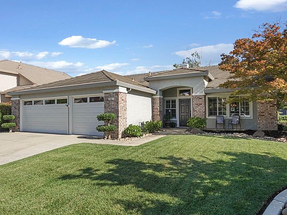 3rd image of 1545 Jasmine Way