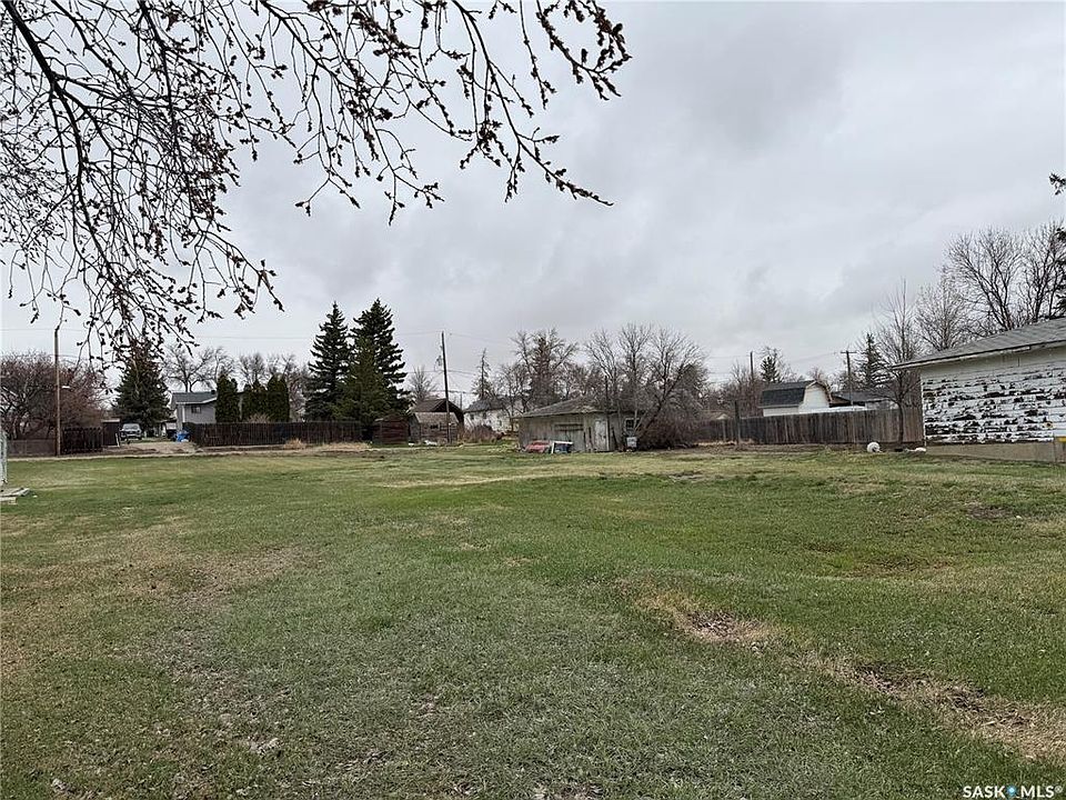 1st image of 129 7th AVENUE SW