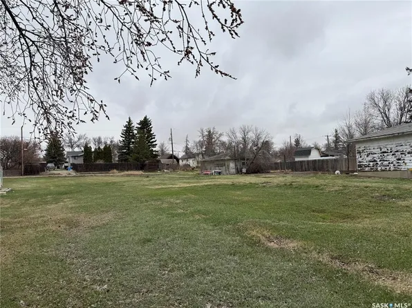 129 7th AVENUE SW, Eston, SK S0L 1A0