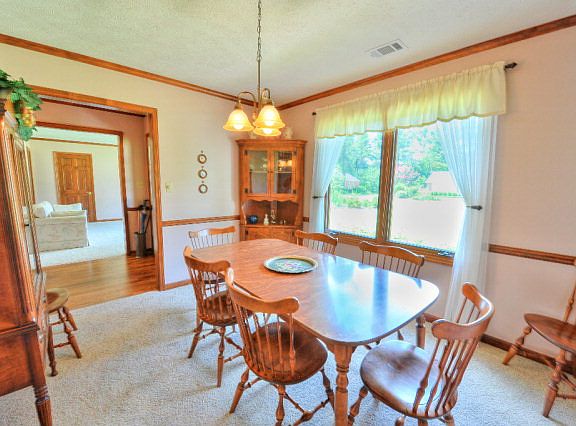 4th image of 19 Timberidge Dr