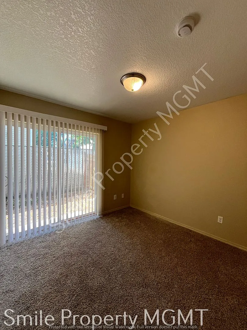 Condo — Photo 3