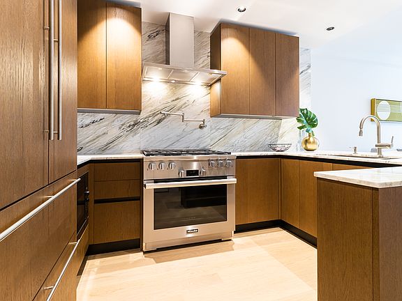 3rd image of 436 E 13th St #3