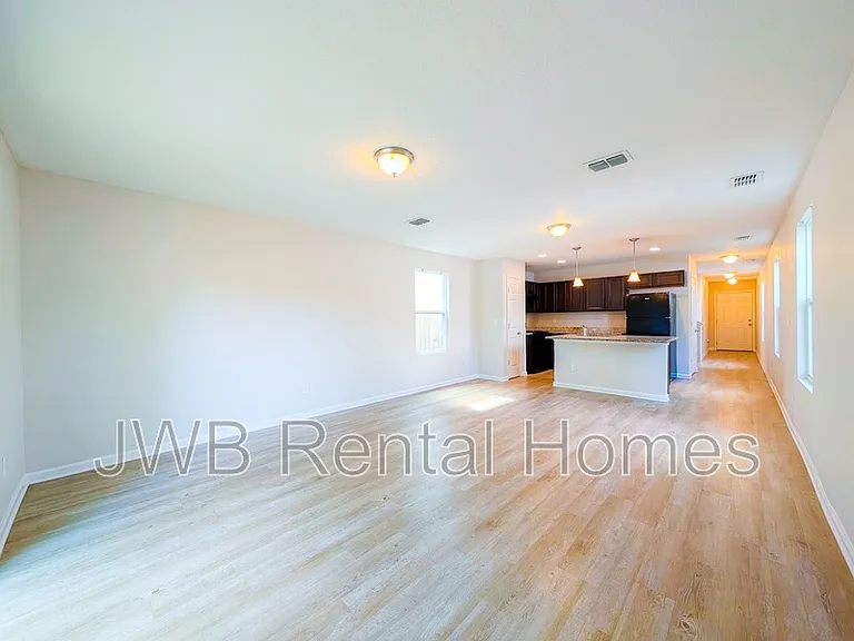 8709 Berry Ave — Photo 3