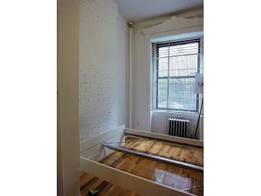 Rented by DSA Realty | media 32