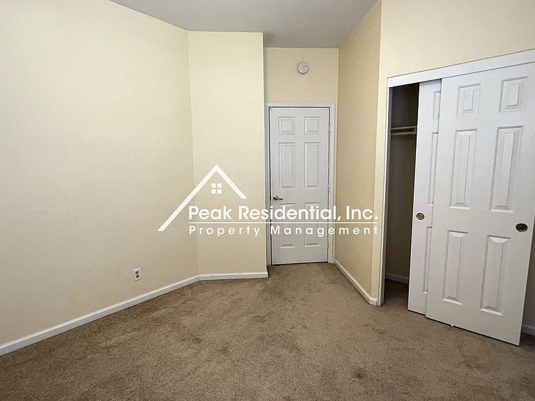 402 Harlow Ct — Photo 22
