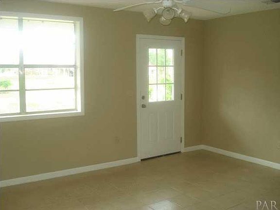 3rd image of 5935 Hurst Hammock Ct