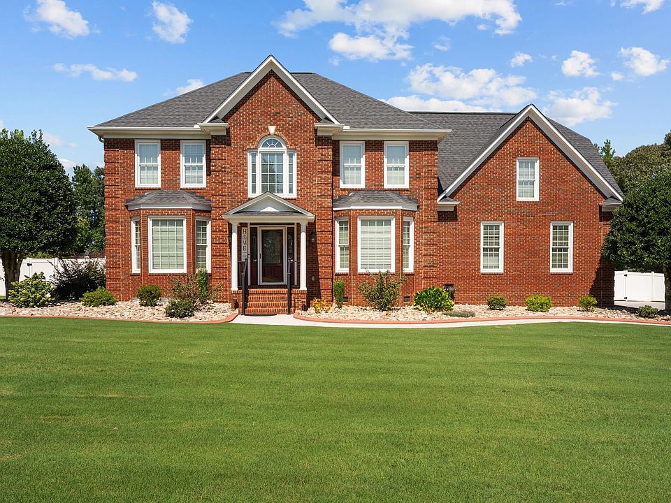 1st image of 509 Wentworth Farm Cir