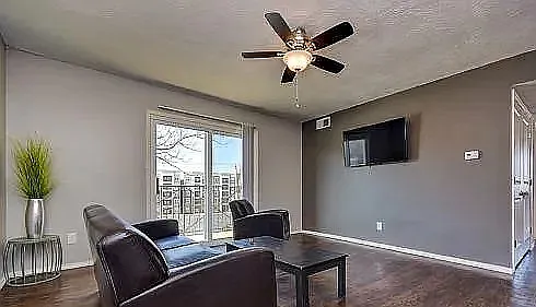 232 S Florence Ave #102 Photo 1
