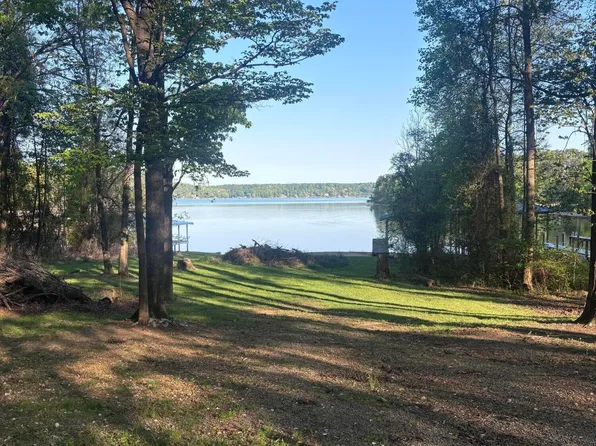 1240 Lake Forest Dr, Spring City, TN 37381