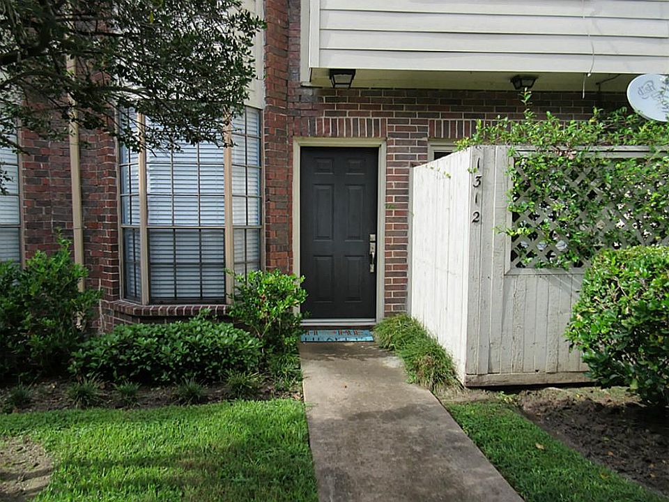 1st image of 2121 El Paseo St APT 1312
