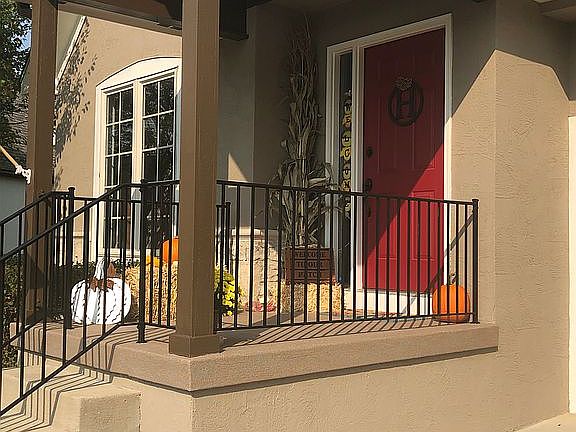Front porch entrance