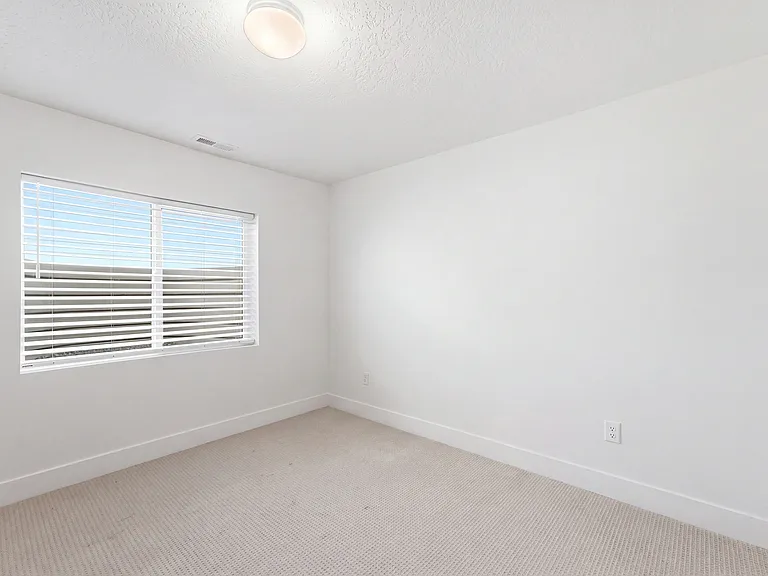459 E Rimrock Ln — Photo 10