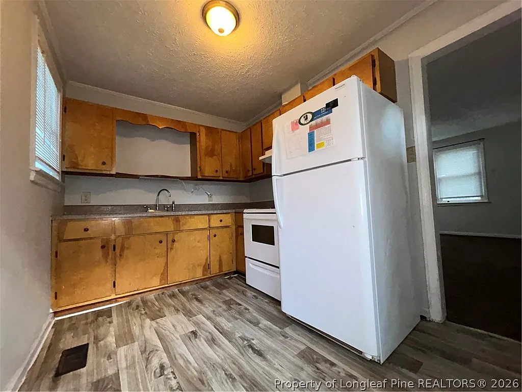 2 bed, 1.0 bath, 800 sqft, $1,250 — Photo 4