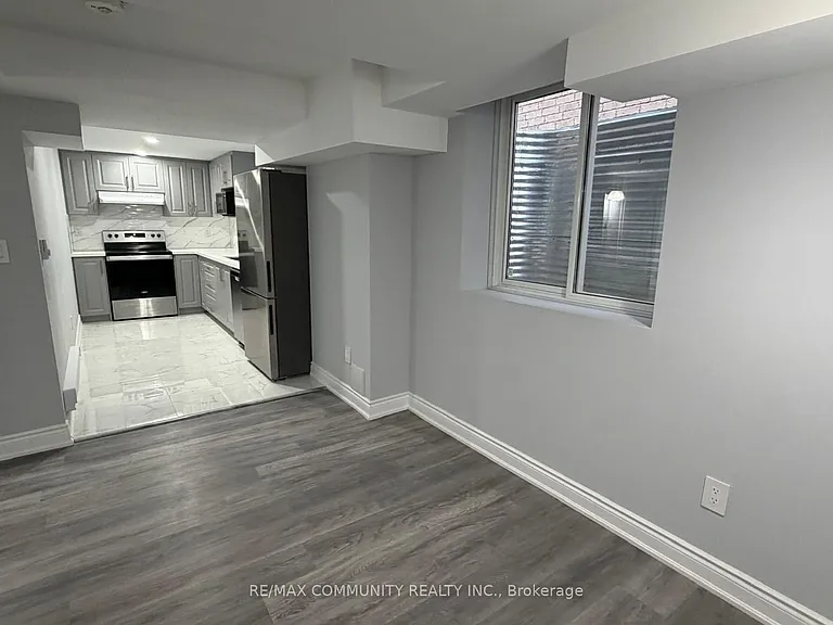 224 Fleetwood Dr #BASEMENT — Photo 5