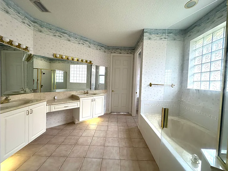 8837 Oak Landings Ct — Photo 5