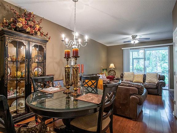 3rd image of 3613 Summerlin Ln