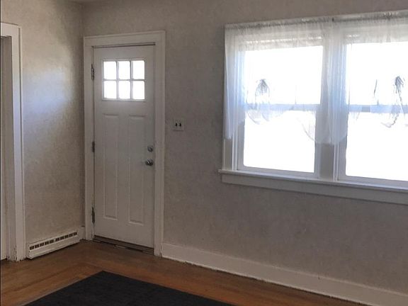 3rd image of 910 McKeehan Ave