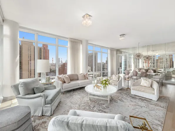 1355 1st Avenue image 2 of 13