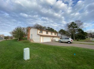 2497 Copper Cliff Trl, Woodbury, MN 55125