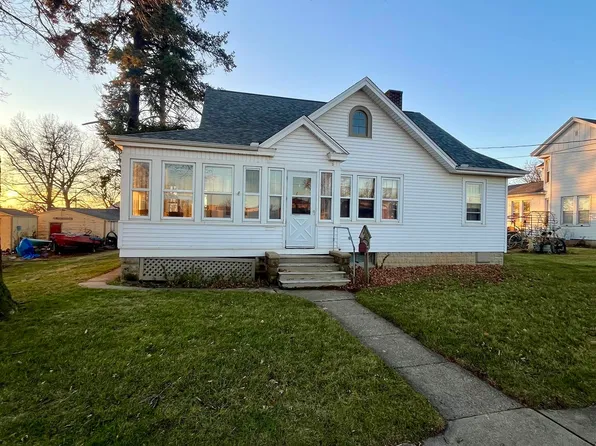 208 S Callender St, Eureka, IL 61530