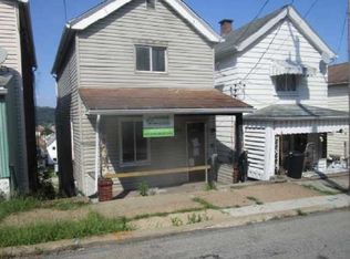 314 1/2 Lowell St, Vandergrift, PA 15690