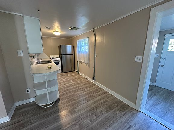 4th image of 1106 Niagara Falls Blvd