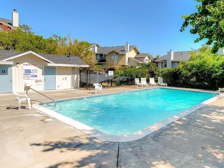 25 Dogwood Ct — Photo 22