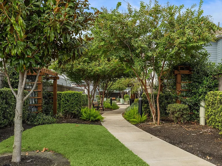 1415 Biondo Way — Photo 23