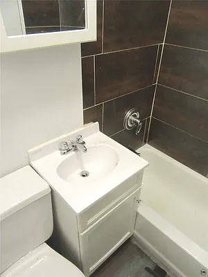 Rented by DSA Realty | media 27