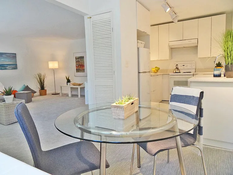 343 4th Ave #D — Photo 10