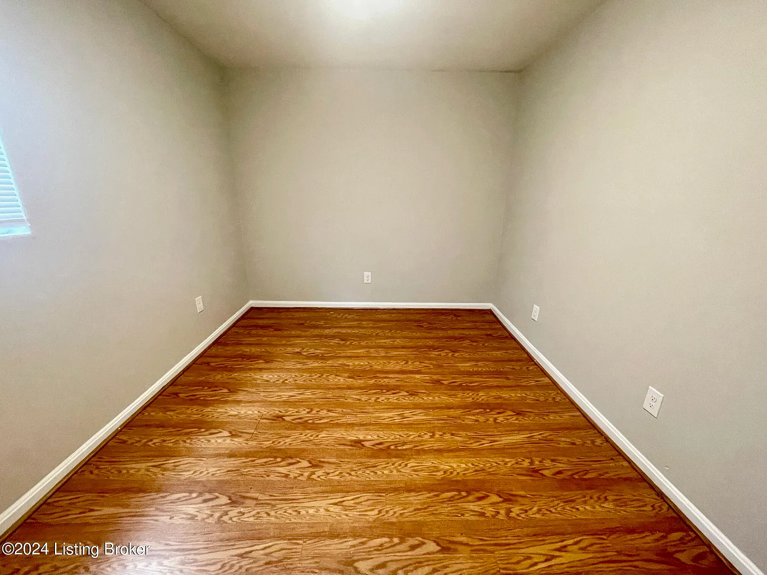 3 bed, 2.0 bath, 1072 sqft, $1,095 — Photo 4