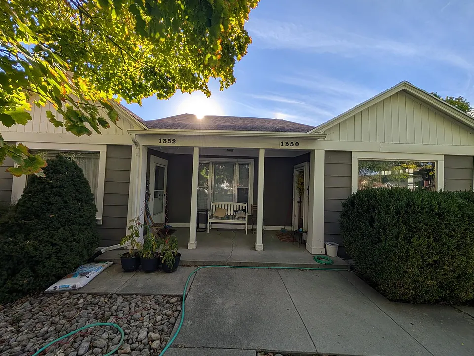 1352 S Park St #1352