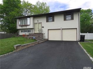 1483 Denver Ave, Bay Shore, NY 11706