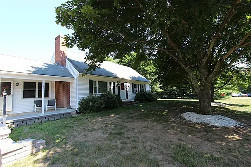 230 Field Rd Photo 1
